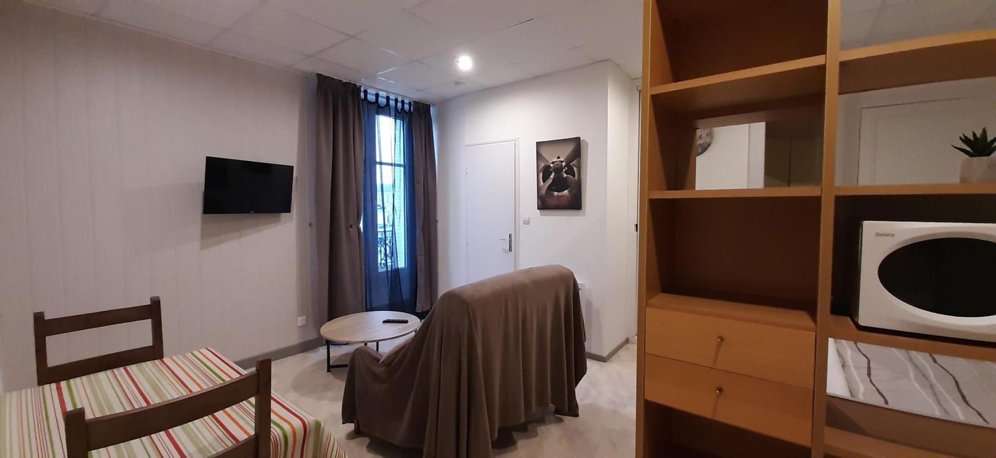 Ecm Continental Appartement Vittel Buitenkant foto